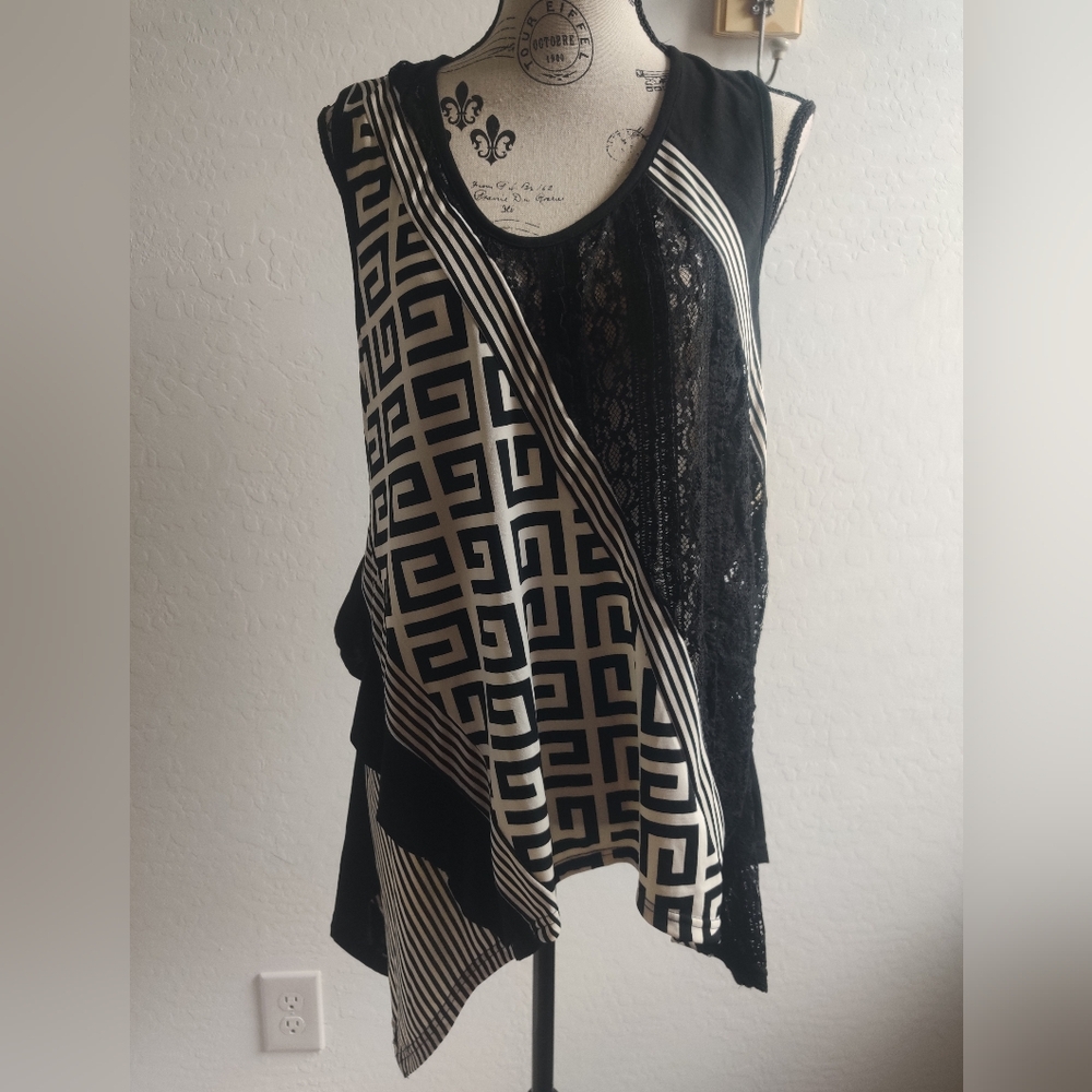 🆕 Aster Patchwork Asymmetric sharkbite Black & White striped Geometric Top_M